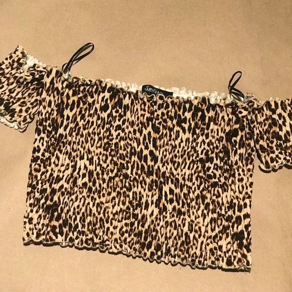 Women’s Cheetah Print Crop Top Off The Shoulder